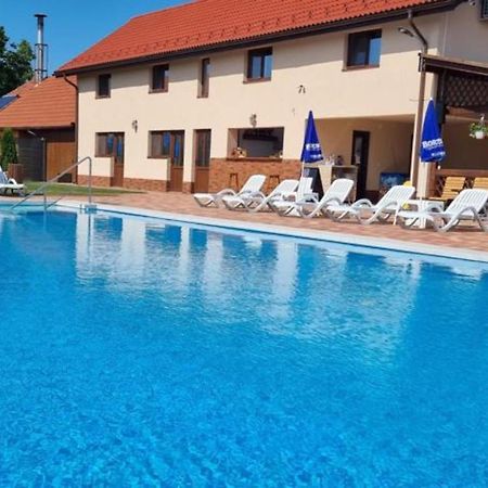 Cusali Pensiune Topolovatu Mare Exterior foto